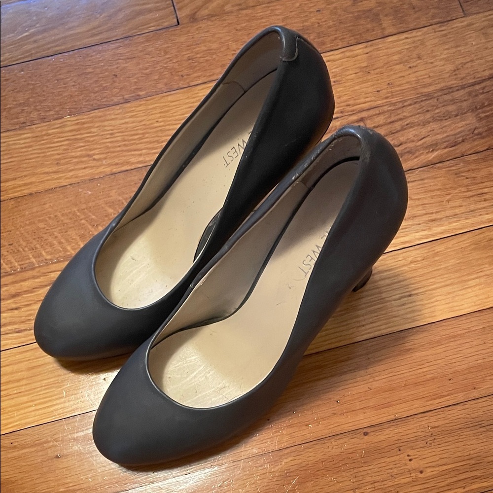 Nine West Classic grey Heels